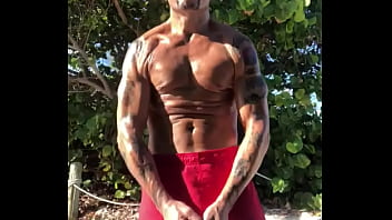 Preview 4 of Search Qatar Xxx - BEACH BODY BRO