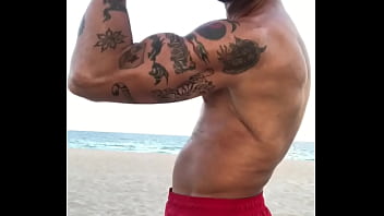 Preview 3 of Sexvidexx - BICEP FLEXING