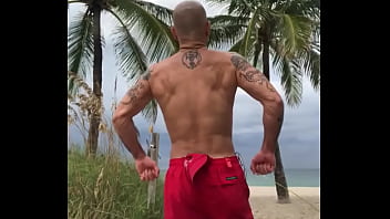 Preview 2 of Blockxnxx - FLEXING AT BEACH