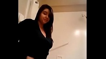 Preview 1 of Inidan Videos - مزه عربي فى الحمام