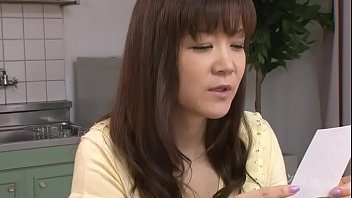 Preview 1 of 180xxxvide0 - 妄想狂いの美人妻  朝霧一花