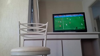Preview 2 of Bai Bon Xxx Bangladeshi - GOSTOSA ASSISTINDO JOGO E SENTANDO