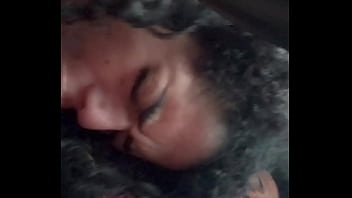Preview 2 of Cheryne Lopiz - Corrida de aplicativo acaba em garganta profunda e siririca na Ela Hotwife Official