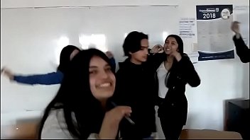 Preview 4 of Gill Gill - Org&iacute_a escolar con despacito de fondo