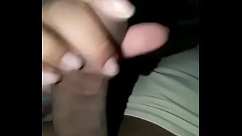 Preview 2 of Under Oldgirls - Negao casado na pueta