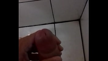 Preview 2 of Porno Usuhaia - Gozei muito antes do banho