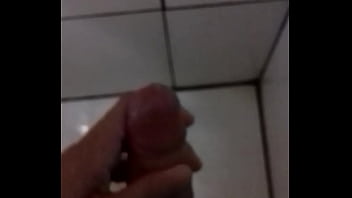 Preview 3 of Porno Usuhaia - Gozei muito antes do banho