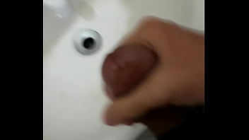 Preview 3 of Engish Sex - Novinho Gabriel da rola grossa gozando muito