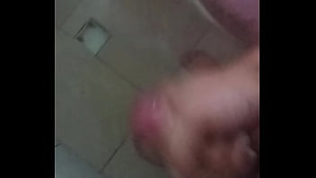 Preview 3 of Emo Devil - Punheteiro no banho