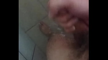 Preview 1 of Emo Devil - Punheteiro no banho