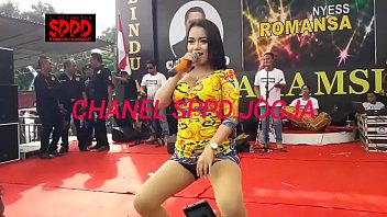 Preview 2 of Erotic Massage Vedio - Indonesian Erotic Dance - Pretty Sintya Riske Wild Dance on stage