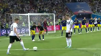 Preview 3 of Lina Takes Off Her - gol do kroos contra a su&eacute_cia aos 44&#039_ do segundo tempo