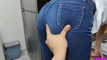 Preview 2 of Step Mom Masage - Quedamos solos en Casa y Aproveche a mi Amiga Deliciosa