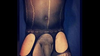 Preview 3 of Sexy Milf Oyuncu Veriyor - sexy crossdresser wit cute booty twerks datASS