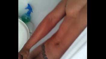 Preview 1 of Teens Like Seniorscom - Tirando o leite pela manh&atilde_ -  Taking milk cum in the morning enjoyed male