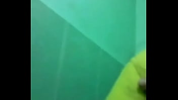 Preview 1 of Baieti Gay - Em g&aacute_i khoe ngực