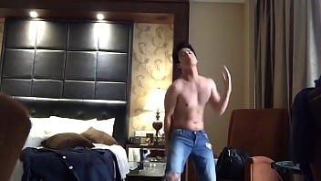 Preview 3 of Real Sex In Newark Ny - Nh&igrave_n body em trai muốn cắn (sưu tầm)