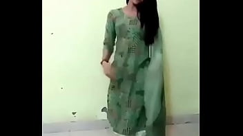 Preview 2 of Bihari Choda Chodi Videos - maahi hot girl dancing