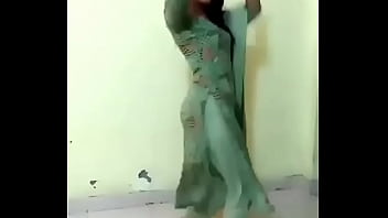 Preview 3 of Bihari Choda Chodi Videos - maahi hot girl dancing