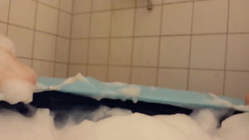 Preview 1 of Toilet Gangbang - Senjin the Dragon jerking off in the tub