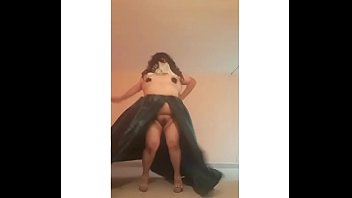 Preview 2 of Tits Sucking To A Boy - CHICA TV SEXY VESTIDO  DE NOCHE