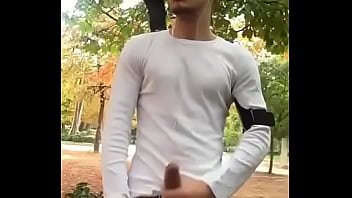 Preview 3 of Teen Pakistani Couple - Graba video en el parque