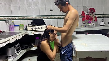 Preview 4 of Small Pussy Tuck Big Dick - estaba acostada mi padrastro me seduce y terminamos follando fuertemente