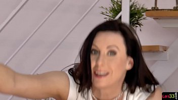 Preview 1 of Mausi Ki Chudaivideos - Pussylicking mature seduces teen