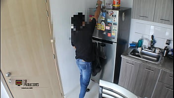 Preview 1 of Vava Ja - Brithany es sorprendida y dominada en su casa por un ladr&oacute_n cachondo y obedece sus &oacute_rdenes HISTORIA COMPLETA