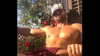 Preview 4 of Fresh Tube Porn Webcams Kites - Dotad&atilde_o tomando sol pela manh&atilde_