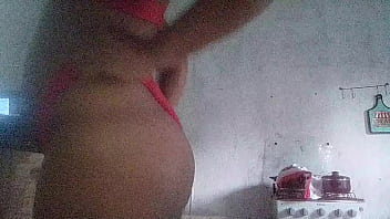 Preview 4 of Sunny Lione Hot Xxx - Um jovem Gay perdendo a virgindade do C&uacute_ com uma cenoura