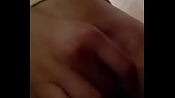 Preview 2 of Siswa Madura Mendesah - teen perra le gusta tocar de 18 ella sola se mete los dedos