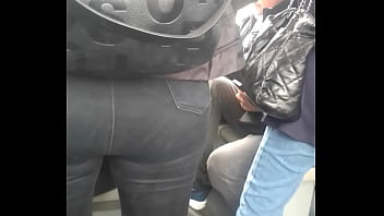 Preview 1 of Amrekaxxxxxx Porn - Culona del metropolitano