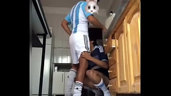 Preview 1 of Bleck Land - Novinho mamando o pirocudo depois do futebol