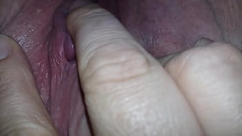 Preview 2 of Pinay Wife Sarap Cnu Sila - Pearlnlace4bbw rubbing pussy