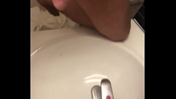 Preview 1 of Xxx Sd Sax Video - Piss in sink