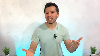 Preview 2 of Www Xxxsax Video - El macho recolector de basura termina dandole verga al sabroso instructor pasivo del gym! pre&ntilde_e en ese enorme culo. Relato sexual