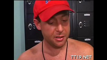 Preview 4 of Xxx Ulazak - Nice-looking teen gives head and rides a large pole passionately