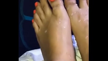 Preview 2 of Movi Actar - Cum on gf toes