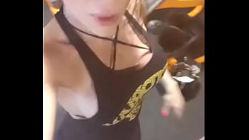 Preview 1 of Boy Xxxxxg - Thalya cyclone salope in gym