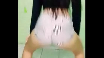 Preview 2 of Xxci Video Kttr - Novinha dan&ccedil_ando funk de shortinho