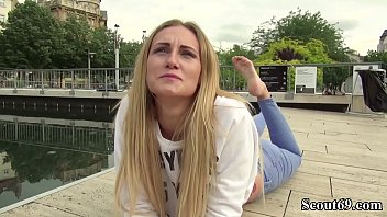 Preview 1 of Busty Boobs Pressing - German Scout - Medizinstudentin Linda LeClair ohne Gummi gefickt