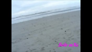 Preview 4 of Bachche Kids Ma Bane - Je me tripote la bite sur la plage