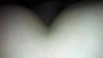 Preview 4 of Nude Beach Jerking Glassesshot - Anal con mucho amor