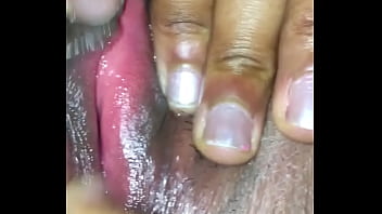 Preview 3 of Babe Celine Saw Har Boobs - Masturbacion femenina