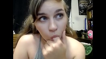 Preview 4 of Anusuka Xxx Videos - Hot slut showing nice ass on adult cam site