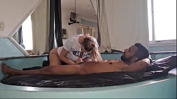Preview 3 of Sxs Pig Dig - Pazudo assim me melei toda