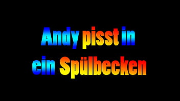 Preview 1 of Nikita Von James Squirting - Andy pisst in ein Sp&uuml_lbecken