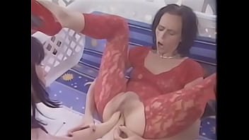 Preview 2 of Liza Rowe Kzlk Bozma - Double Fist Fucking Mania