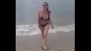 Preview 4 of Sunileone Xxx Video - Annalisa Santi en la playa